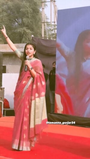 Tamanna Bhati Instagram - सदियों से जीवित इतिहास कि ज्वाला है मेरे भीतर,में वो इतिहास दोहराना जानता हूँ ।🚩