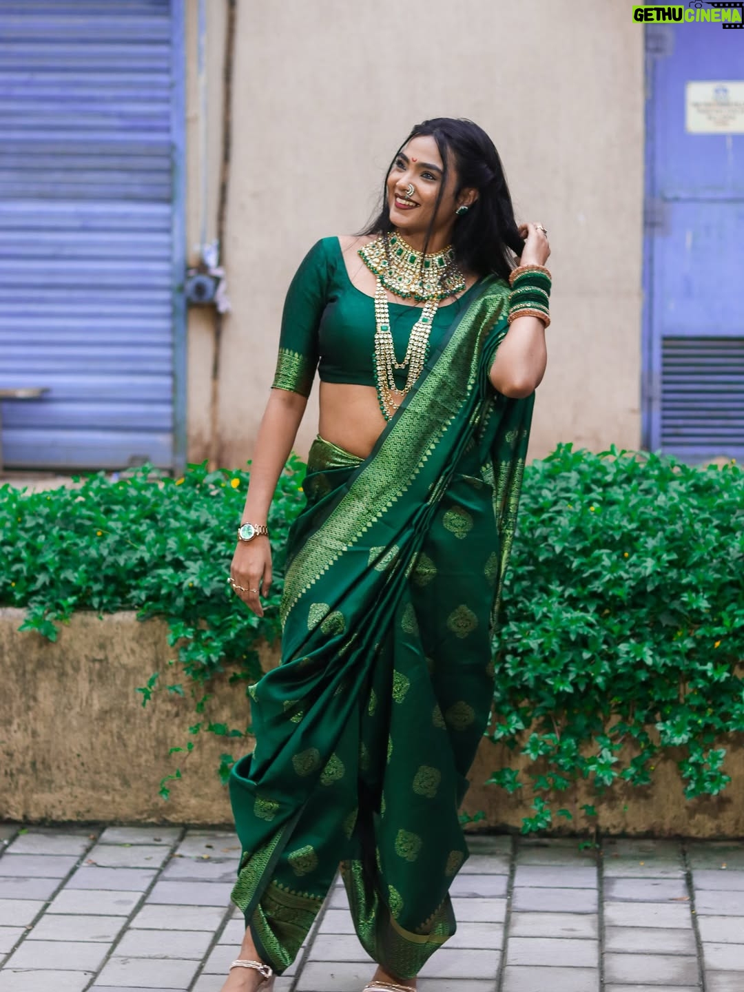 Tamkeen Khan - 88K Likes - खरी मराठी मुलगी वाटते ना ??🙈🙈🫶🏻
,,
,,
,,
Pc- @chillyflackes 
Wearing- @cj_enterprise_sarees