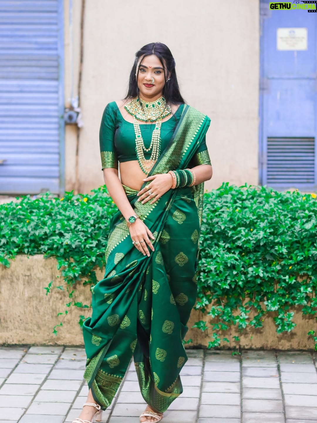 Tamkeen Khan - 88K Likes - खरी मराठी मुलगी वाटते ना ??🙈🙈🫶🏻
,,
,,
,,
Pc- @chillyflackes 
Wearing- @cj_enterprise_sarees