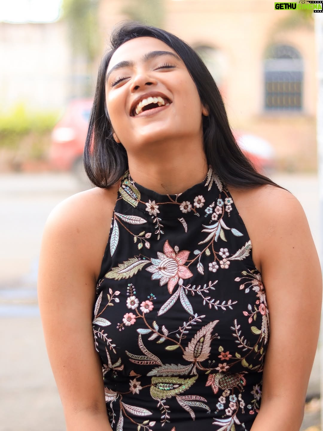 Tamkeen Khan - 100.5K Likes - Last one is my favourite 😍♥️ or aapki??