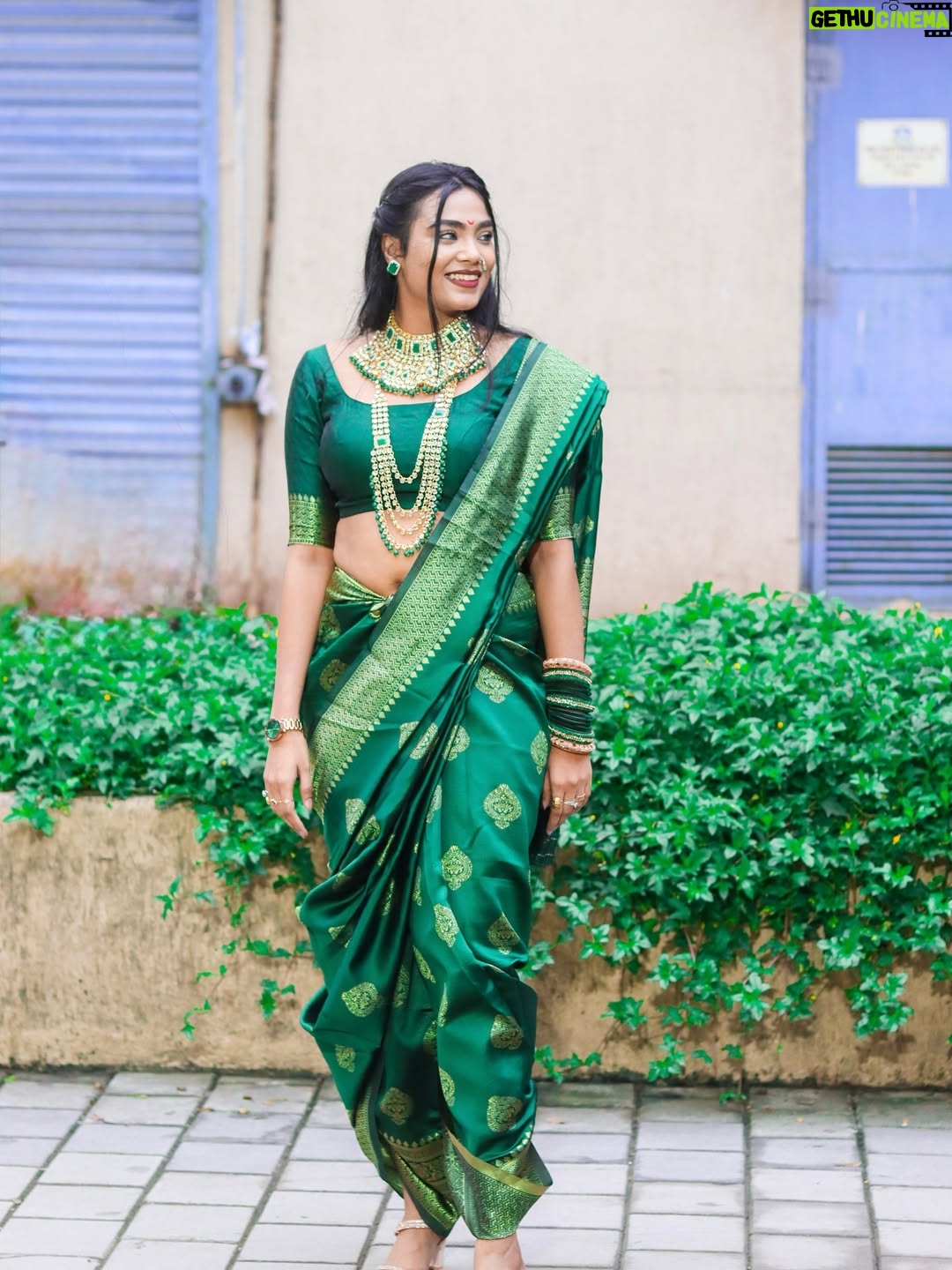 Tamkeen Khan - 88K Likes - खरी मराठी मुलगी वाटते ना ??🙈🙈🫶🏻
,,
,,
,,
Pc- @chillyflackes 
Wearing- @cj_enterprise_sarees