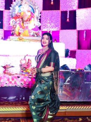 Tamkeen Khan Instagram - खरी मराठी मुलगी वाटते ना ??🙈🙈🫶🏻
,,
,,
,,
Pc- @chillyflackes
Wearing- @cj_enterprise_sarees