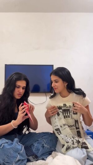 Taneesha Mirwani Instagram - who said u need brothers to celebrate raksha bandhan 🙂↔️
#GehnaForBehna #Instamart #Rakhi2025 #SiblingHack #LastMinuteGifting