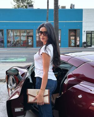 Tangia Zaman Methila Instagram - Shades of burgundy 🫴🏻