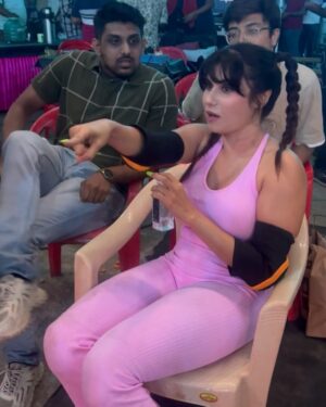 Taniya Chatterjee Instagram - Embracing curves y”all time
📸 @ronakdave_
🎥 @yanibirii
Vibe of an extremity #indiangameadda
@indian.game.adda @elvish_yadav @eevaanfilms