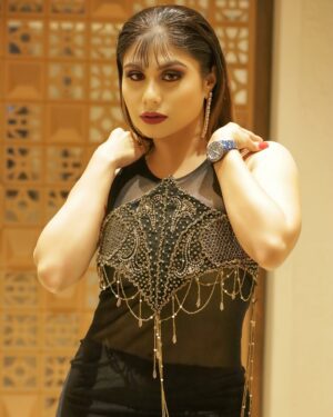 Taniya Chatterjee Instagram - ✨ ✨
Wearing @garzi_fashion
Mua @aliyakmakeover