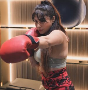 Taniya Chatterjee Instagram - Kick boxing is my fav pass time 🥊🦵
Do u workout in boots 👢
Trying new thang is fun 🤩
📸 @ronakdave_