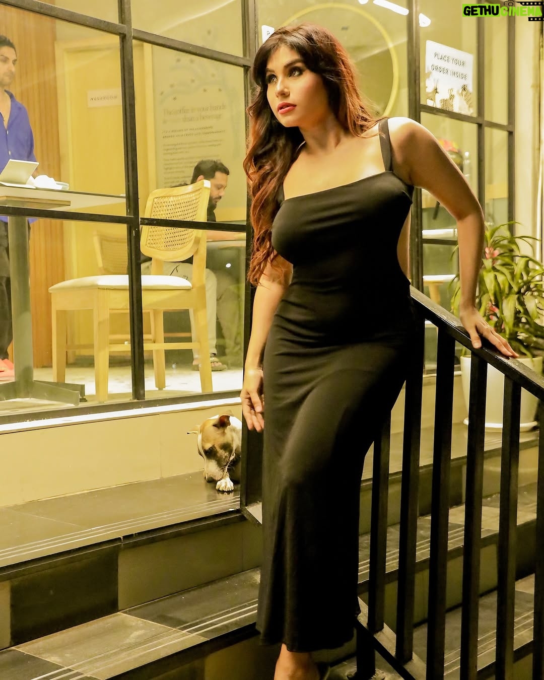 Taniya Chatterjee - 86.4K Likes - 📸🖤🫶