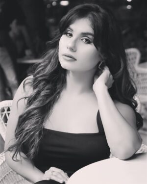 Taniya Chatterjee Instagram - 📸🖤🫶