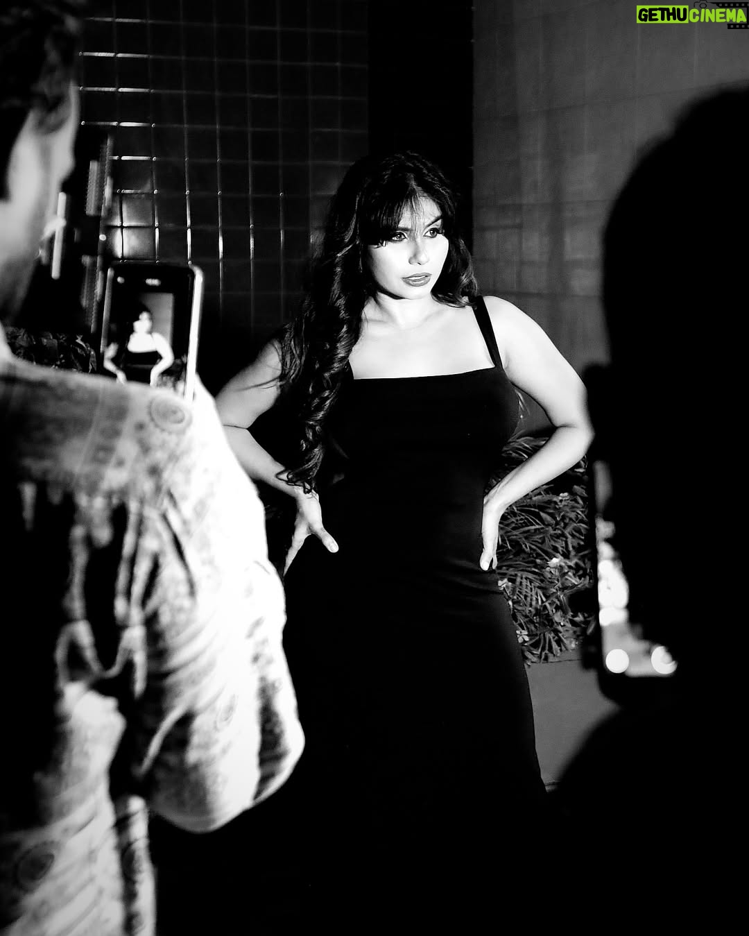 Taniya Chatterjee - 86.4K Likes - 📸🖤🫶