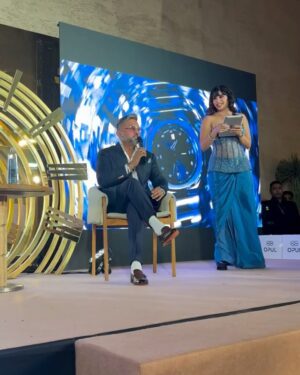 Taniya Chatterjee Instagram - Pic wid the OG @yoyohoneysingh ⭐️
At yo yo watches launch @opulevents
Keep Swiping left guys ⬅️
Honoured to host this 🎤
At the last mah Cutest papz Voice is a Hard kick 💪
📸 @lsd.photography.official
Wearing @heenadesignerstudio
Styled by @priteshshah6669
Mua @makeup_artist_dimple_tendulkar