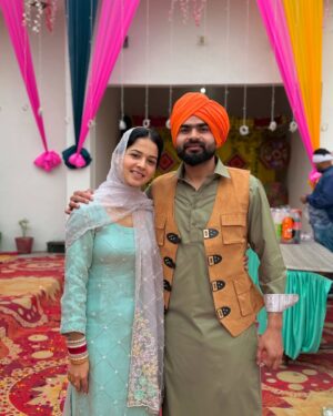 Taniya Kaur Instagram - Duniya🌍❤️🫰🏻😘🦦 #buggdi🐥