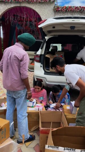 Taniya Kaur Instagram - Medical help for animals 🙏🏻 Waheguru Mehr kri sab te
