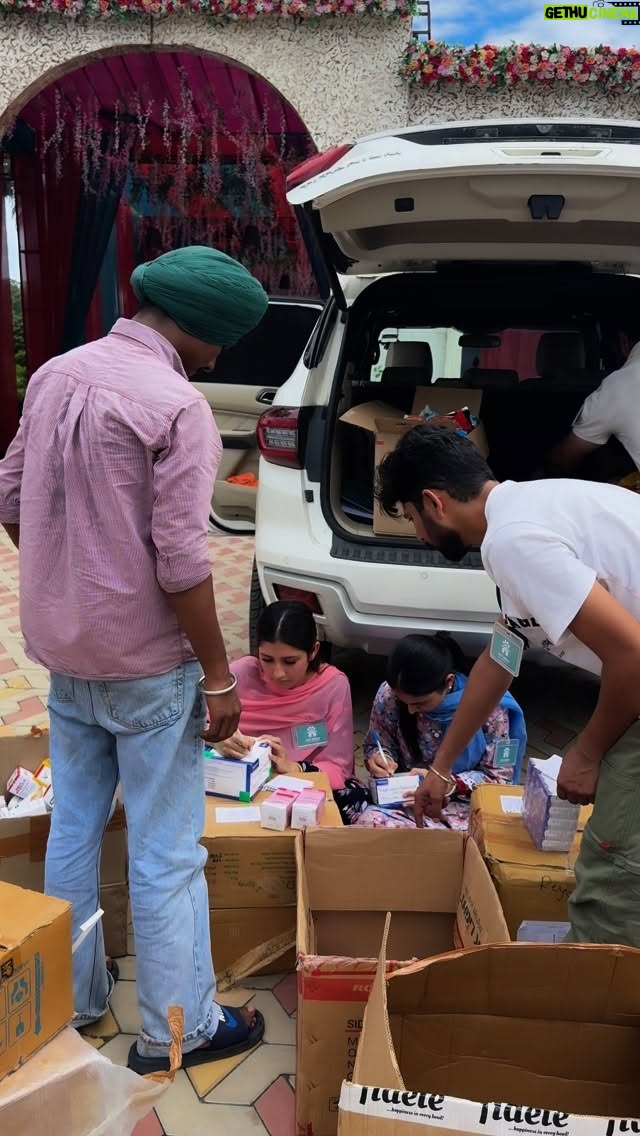 Taniya Kaur - 308K Likes - Medical help for animals 🙏🏻 Waheguru Mehr kri sab te