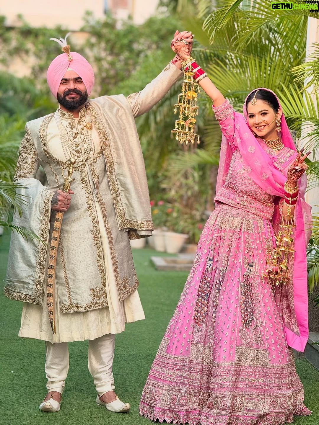 Taniya Kaur - 299.7K Likes - MERI DUNIYA🌍😘FINALLY❤️🧿😀 Sohna Jea Bridal Shoot Done❤️🧿 #buggdi🐥 
Tag your Love ❤️ 

Mua @parrygill_makeover 
Hairs by @abhi_hairstylist01 
Bridal Lehnga @seobridalstudio_official 
Groom’s Sherwani @seobridalstudio_official 
Reel by @kamaldeepkaur2201 
Jewellery @manirambalwantrai 
Mehandi Artist @royal_mehndi_arts 
Photographer @sukhaujla_photography 

#buggdi🐥 #couplegoals❤️ #ᴘᴜɴᴊᴀʙɪᴄᴏᴜᴘʟᴇ #coupleshoot #punjabicouplepost #couplepose