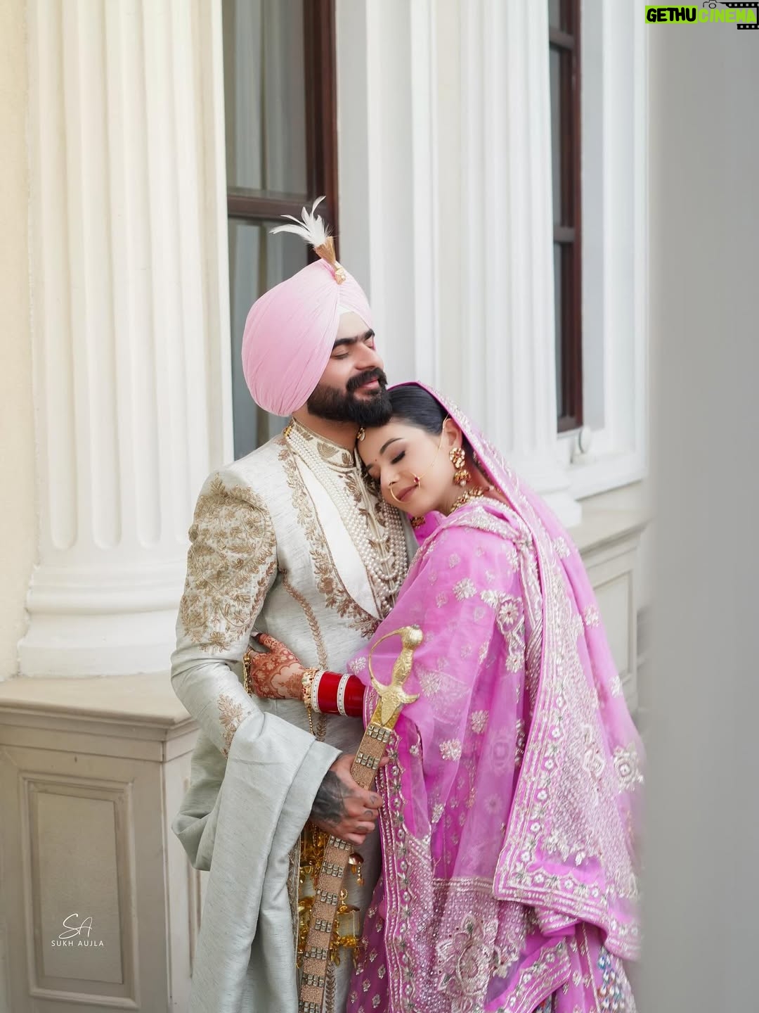 Taniya Kaur - 299.7K Likes - MERI DUNIYA🌍😘FINALLY❤️🧿😀 Sohna Jea Bridal Shoot Done❤️🧿 #buggdi🐥 
Tag your Love ❤️ 

Mua @parrygill_makeover 
Hairs by @abhi_hairstylist01 
Bridal Lehnga @seobridalstudio_official 
Groom’s Sherwani @seobridalstudio_official 
Reel by @kamaldeepkaur2201 
Jewellery @manirambalwantrai 
Mehandi Artist @royal_mehndi_arts 
Photographer @sukhaujla_photography 

#buggdi🐥 #couplegoals❤️ #ᴘᴜɴᴊᴀʙɪᴄᴏᴜᴘʟᴇ #coupleshoot #punjabicouplepost #couplepose
