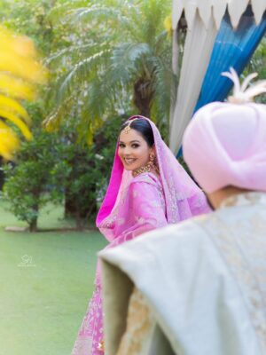 Taniya Kaur Instagram - MERI DUNIYA🌍😘FINALLY❤️🧿😀 Sohna Jea Bridal Shoot Done❤️🧿 #buggdi🐥 
Tag your Love ❤️ 

Mua @parrygill_makeover 
Hairs by @abhi_hairstylist01 
Bridal Lehnga @seobridalstudio_official 
Groom’s Sherwani @seobridalstudio_official 
Reel by @kamaldeepkaur2201 
Jewellery @manirambalwantrai 
Mehandi Artist @royal_mehndi_arts 
Photographer @sukhaujla_photography 

#buggdi🐥 #couplegoals❤️ #ᴘᴜɴᴊᴀʙɪᴄᴏᴜᴘʟᴇ #coupleshoot #punjabicouplepost #couplepose