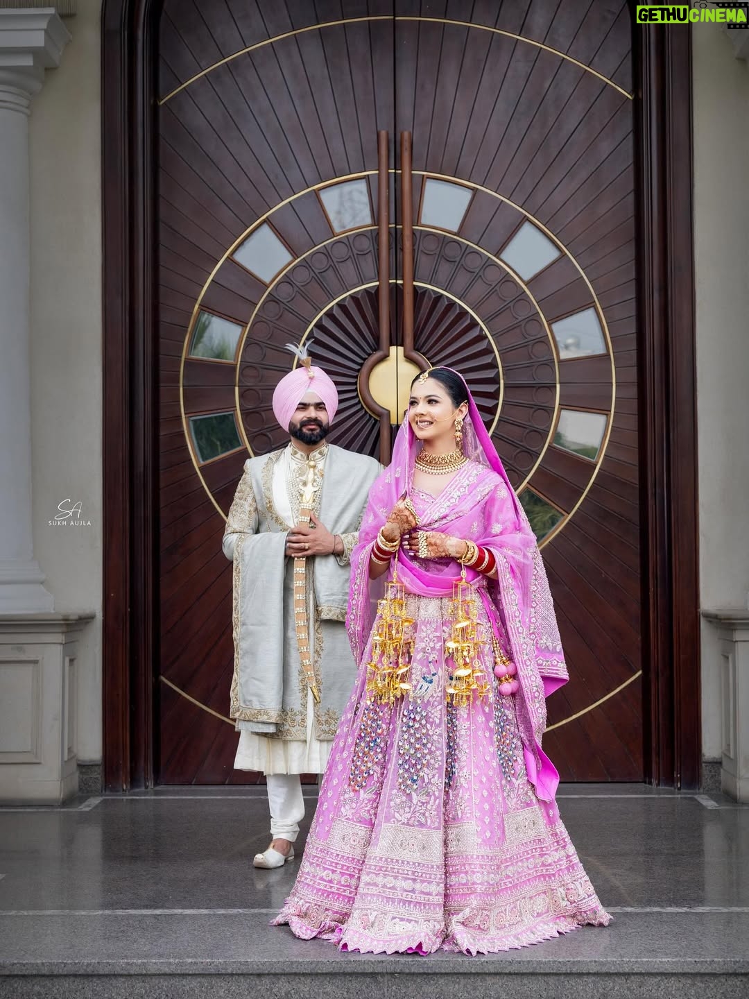 Taniya Kaur - 299.7K Likes - MERI DUNIYA🌍😘FINALLY❤️🧿😀 Sohna Jea Bridal Shoot Done❤️🧿 #buggdi🐥 
Tag your Love ❤️ 

Mua @parrygill_makeover 
Hairs by @abhi_hairstylist01 
Bridal Lehnga @seobridalstudio_official 
Groom’s Sherwani @seobridalstudio_official 
Reel by @kamaldeepkaur2201 
Jewellery @manirambalwantrai 
Mehandi Artist @royal_mehndi_arts 
Photographer @sukhaujla_photography 

#buggdi🐥 #couplegoals❤️ #ᴘᴜɴᴊᴀʙɪᴄᴏᴜᴘʟᴇ #coupleshoot #punjabicouplepost #couplepose