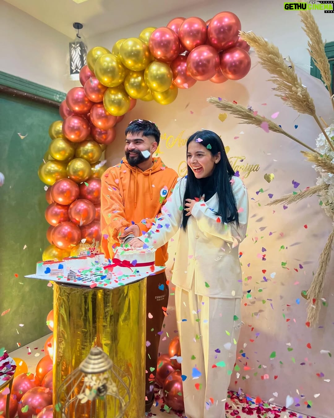 Taniya Kaur - 203.5K Likes - ਖ਼ੁਸ਼ੀਆਂ😀🧿❤️😘ਕਿਉਂ ਜੀਵਾਂ ਬਿਨ ਤੇਰੇ ਜੀਣ ਦੀ ਵਜਾਹ ਕੋਈ ਨਾਂ, ਬਿਨ ਤੇਰੇ ਇਹ ਸਾਹਾਂ ਦਾ ਪਲ ਦਾ ਵਸਾਹ ਕੋਈ ਨਾਂ 🥰💘 #buggdi🐥