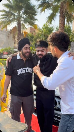 Taniya Kaur Instagram - Happy♥️♥️ birthday paji gbu @sajan_jagpalpuria
New whip added 🚙boht boht mubarak @iamtaniya_kour