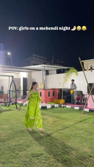 Taniya Kaur Instagram - Bhaiiiisaaahb mehendi sukh gayi ki nahi??? 😆😆🤌🏻 #mehendinight