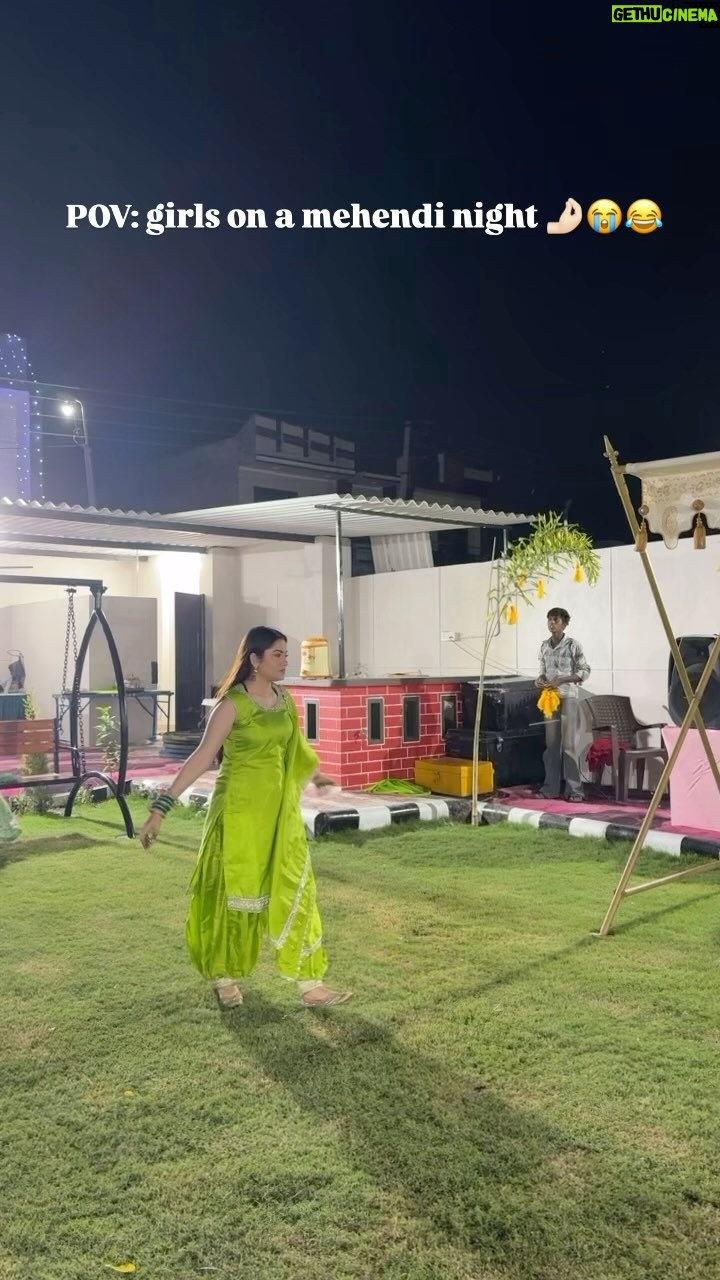 Taniya Kaur - 257.5K Likes - Bhaiiiisaaahb mehendi sukh gayi ki nahi??? 😆😆🤌🏻 #mehendinight