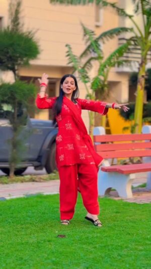 Taniya Kaur Instagram - Mai Nachdi❤️💃🏻😜 #buggdi🐥