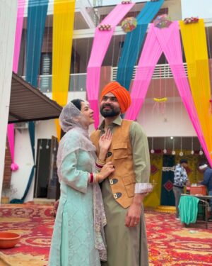 Taniya Kaur Instagram - Duniya🌍❤️🫰🏻😘🦦 #buggdi🐥