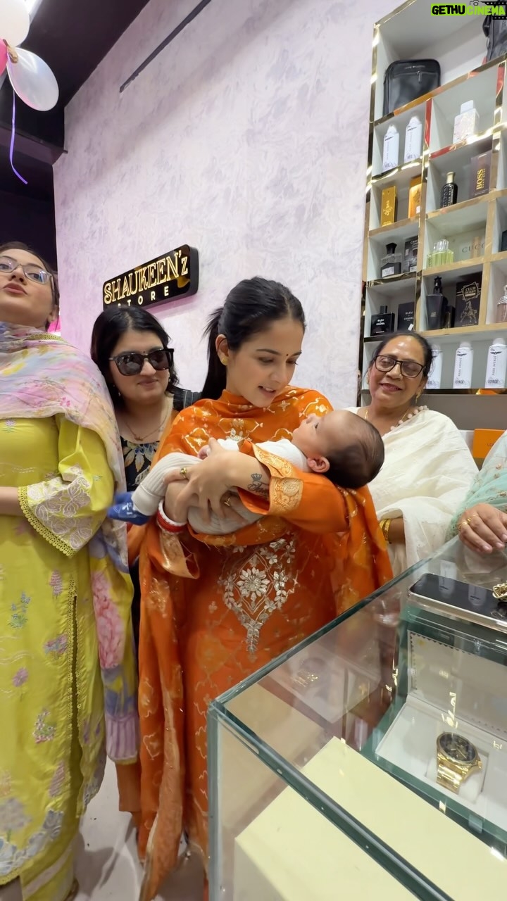 Taniya Kaur - 205.8K Likes - Chota Jea Nanna Jea Mehmaan👼❤️😘🧿

#buggdi🐥