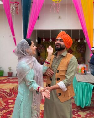 Taniya Kaur Instagram - Duniya🌍❤️🫰🏻😘🦦 #buggdi🐥