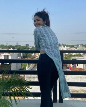 Tannu Bhardwaj Instagram - Apki nazro ne smjha pyaar k Kabil mujhe ..🥰