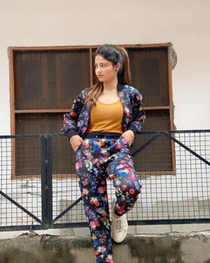 Tannu Bhardwaj Instagram - If you are confident, You are beautiful…✨❤️
Wearing - @cloths_factory