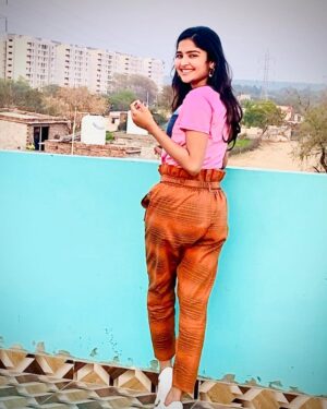 Tannu Bhardwaj Instagram - What makes u different or weird that’s ur strength …
