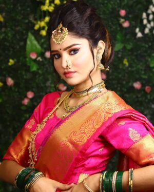 Tannu Bhardwaj Instagram - Rate my marathi look from 1 to 10 ….💜