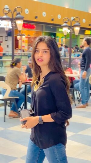 Tannu Bhardwaj Instagram - 🖤