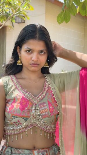 Tanushka Sharma Instagram - Chalo ab jaldi se mujhe I love you keh do❤️
#reelitfeelit #explore #expression #cute #love #viral #acting #beautiful #look #tanusshkasharma