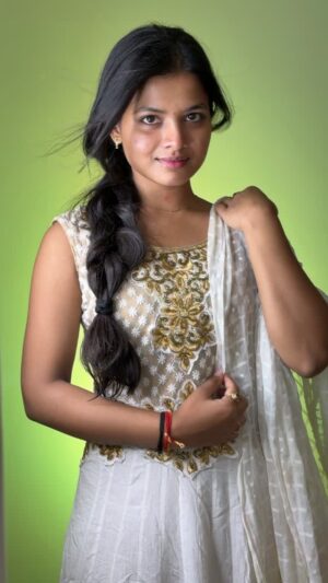 Tanushka Sharma Instagram - #reelitfeelit #expression #explore #oldsong #oldisgold #viral #acting #look #beautiful #tanusshkasharma