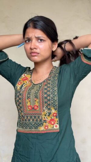 Tanushka Sharma Instagram - Ap khule baalo mein bahut achi lgti hai😉
#reelitfeelit #explore #expression #cute #acting #love #smile #girl #viral #tanusshkasharma