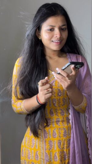 Tanushka Sharma Instagram - On demand😉
#reelitfeelit #explore #expression #acting #amazing #viral #love #cute #beautiful #tanusshkasharma