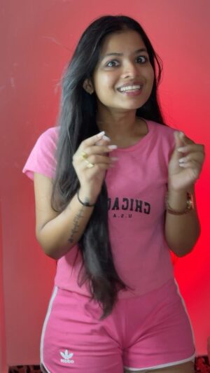 Tanushka Sharma Instagram - Arre bhagyawaan 😉😜
#reeitfeelit #explore #expression #oldsong #oldisgold #viral #acting #amazing #love #tanusshkasharma