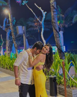 Tanya Rathi Instagram - Some moments are meant to be frozen in life🤍 #tanshi
📍 @atlasbeachclub