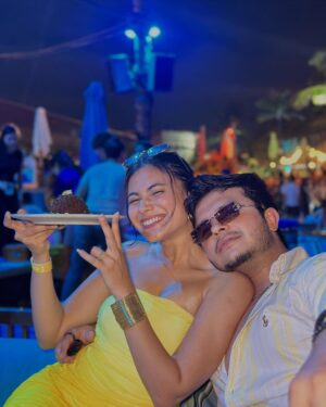 Tanya Rathi Instagram - Some moments are meant to be frozen in life🤍 #tanshi
📍 @atlasbeachclub