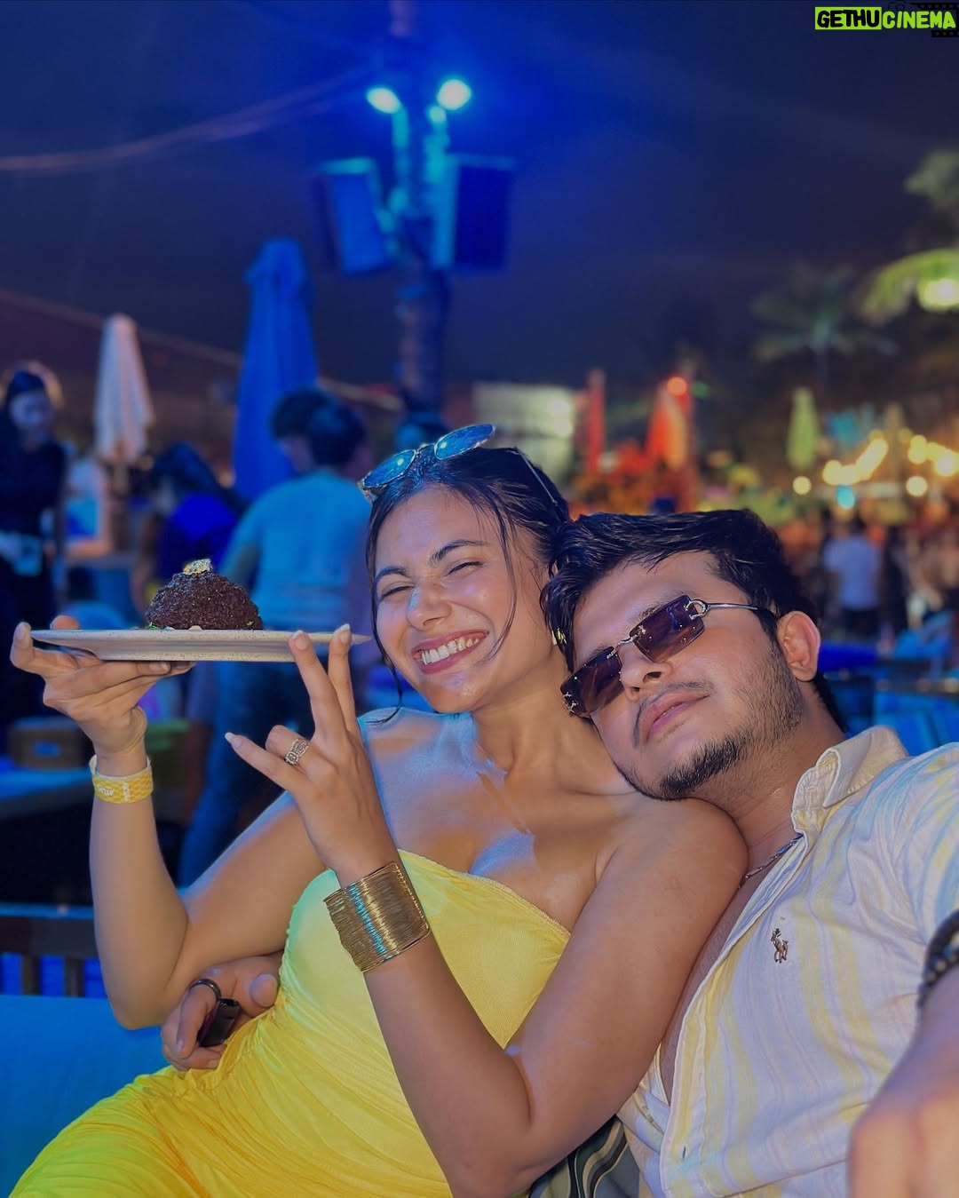 Tanya Rathi - 63K Likes - Some moments are meant to be frozen in life🤍 #tanshi 
📍 @atlasbeachclub