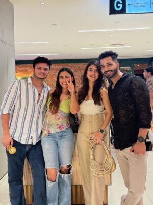 Tanya Rathi Instagram - What a fun evening it was ! Meeting the most adorable couple❤️🧿
#friends #creators #together #couplegoals #justcouplethings