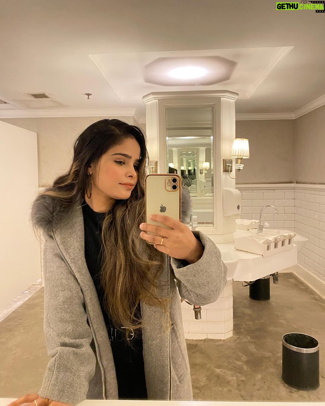 Tanya Sana - 20.5K Likes - Make yourself a priority.♥️
.
.
.
#teamlucky #tanyafam #tanyasana #foryou #style #selflove #fashion #fasionblogger