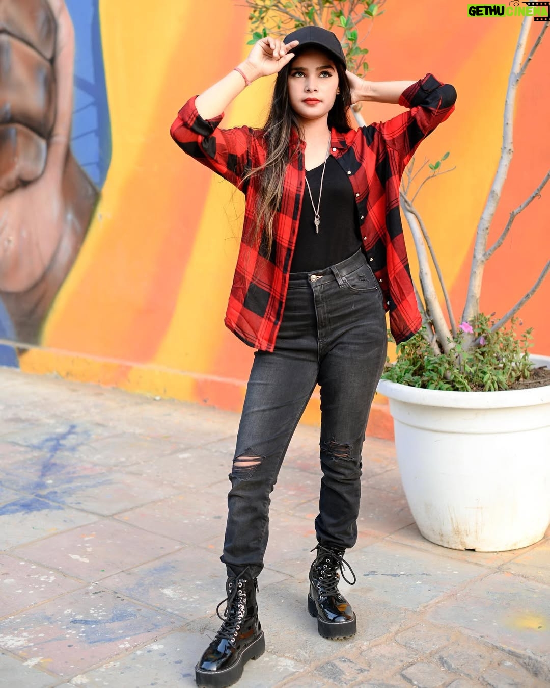Tanya Sana - 11.6K Likes - Be yourself there is no one better. 🖤
.
📸- @zayed_ahmad_photography 
.
.

#teamlucky #tanyafam #foryou #trending #fashion #fasionblogger #style #styleblogger