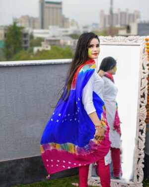 Tanya Sana Instagram - HAPPY HOLI 🥰🌈🎊
Holi is not just a festival of colours. It’s a festival of emotions and carefreeness.
.
@creatorsnest.in
.
Edit by :@zayed_ahmad_photography