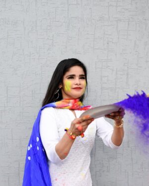Tanya Sana Instagram - HAPPY HOLI 🥰🌈🎊
Holi is not just a festival of colours. It’s a festival of emotions and carefreeness.
.
@creatorsnest.in
.
Edit by :@zayed_ahmad_photography