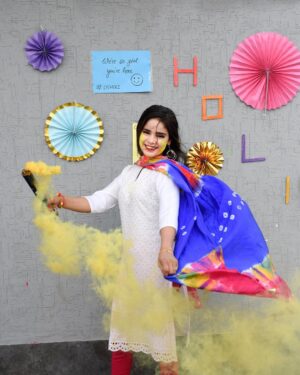 Tanya Sana Instagram - HAPPY HOLI 🥰🌈🎊
Holi is not just a festival of colours. It’s a festival of emotions and carefreeness.
.
@creatorsnest.in
.
Edit by :@zayed_ahmad_photography