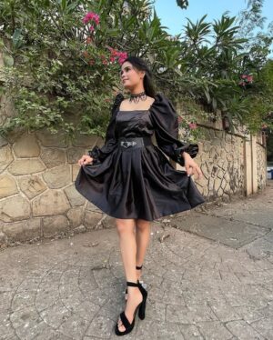 Tanya Sana Instagram - Isn’t it lovely.
.
Wearing- @labelkandari
.
.
#tanyafam #teamlucky #fashion